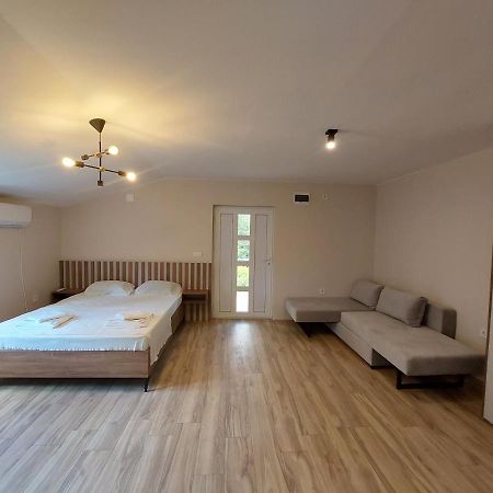 Superb Apartments Virpazar Bagian luar foto