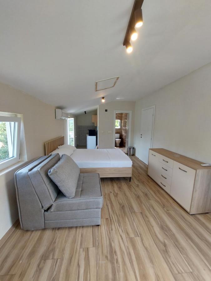 Superb Apartments Virpazar Bagian luar foto