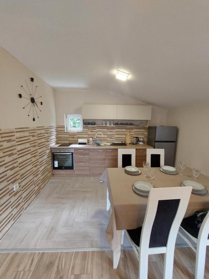 Superb Apartments Virpazar Bagian luar foto