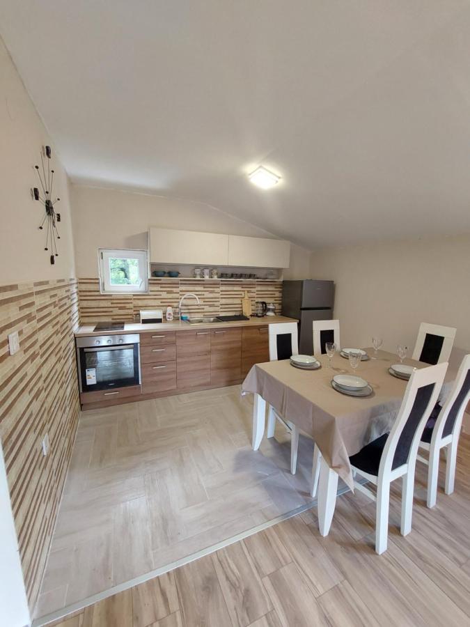 Superb Apartments Virpazar Bagian luar foto