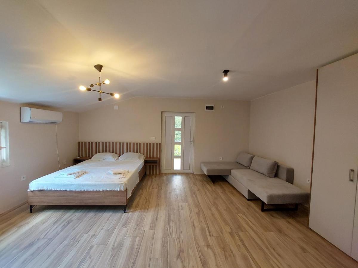 Superb Apartments Virpazar Bagian luar foto