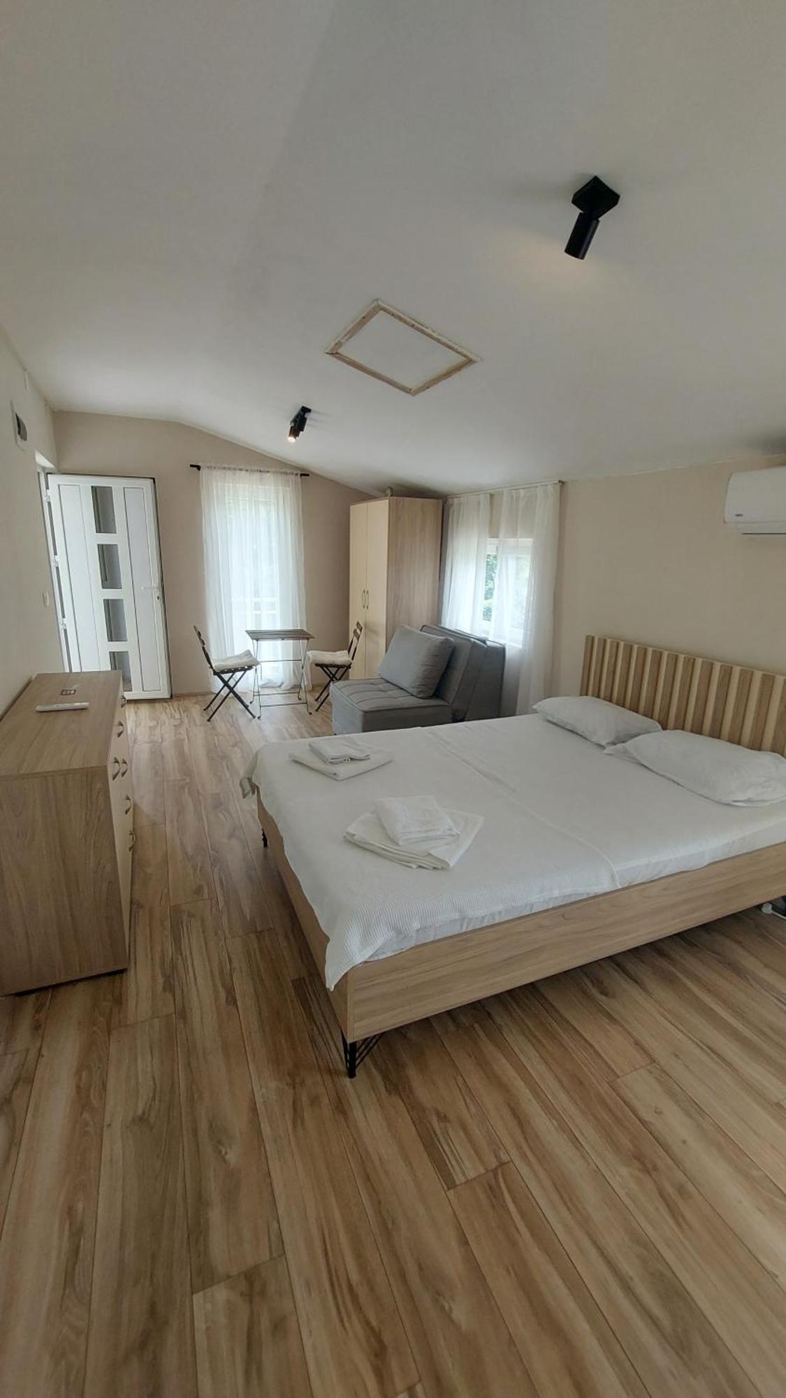 Superb Apartments Virpazar Bagian luar foto